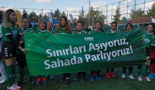 HDI Sigorta kadın futbol takımı Kızlar Sahada organizasyonunda final oynadı